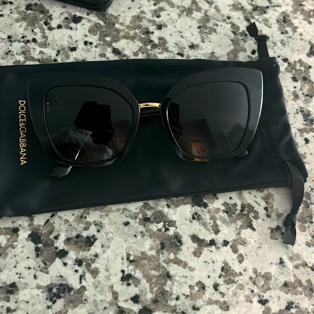 AUTHENTIC DOLCE & GABBANA sunglasses. Box and dust bag included.
